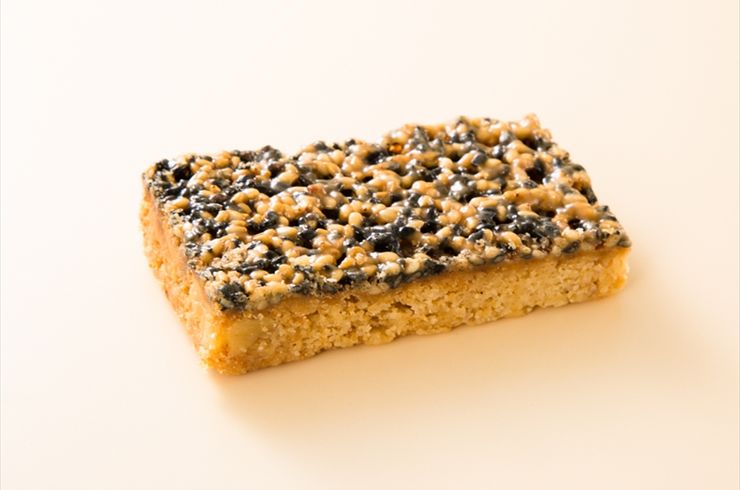 ゴマとくるみのサブレ